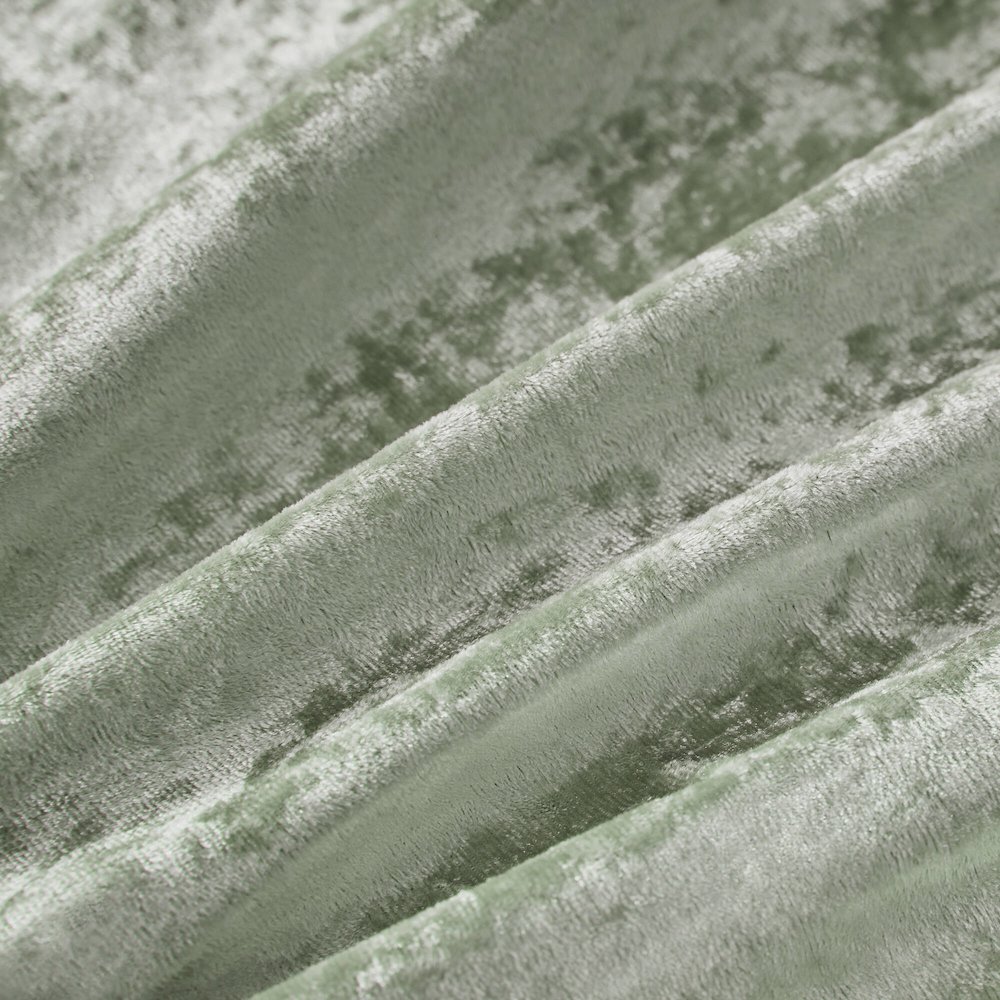 Felicia Velvet Duvet Cover Set with Throw Pillow in Green Color. Picture 3