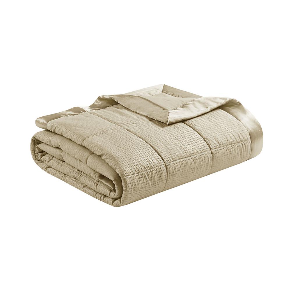 Oversized Down Alternative Blanket with Satin Trim. Picture 1