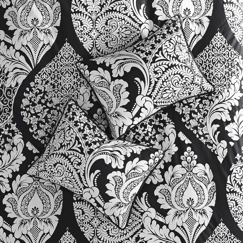 7 Piece Cotton Printed Comforter Set. Picture 1