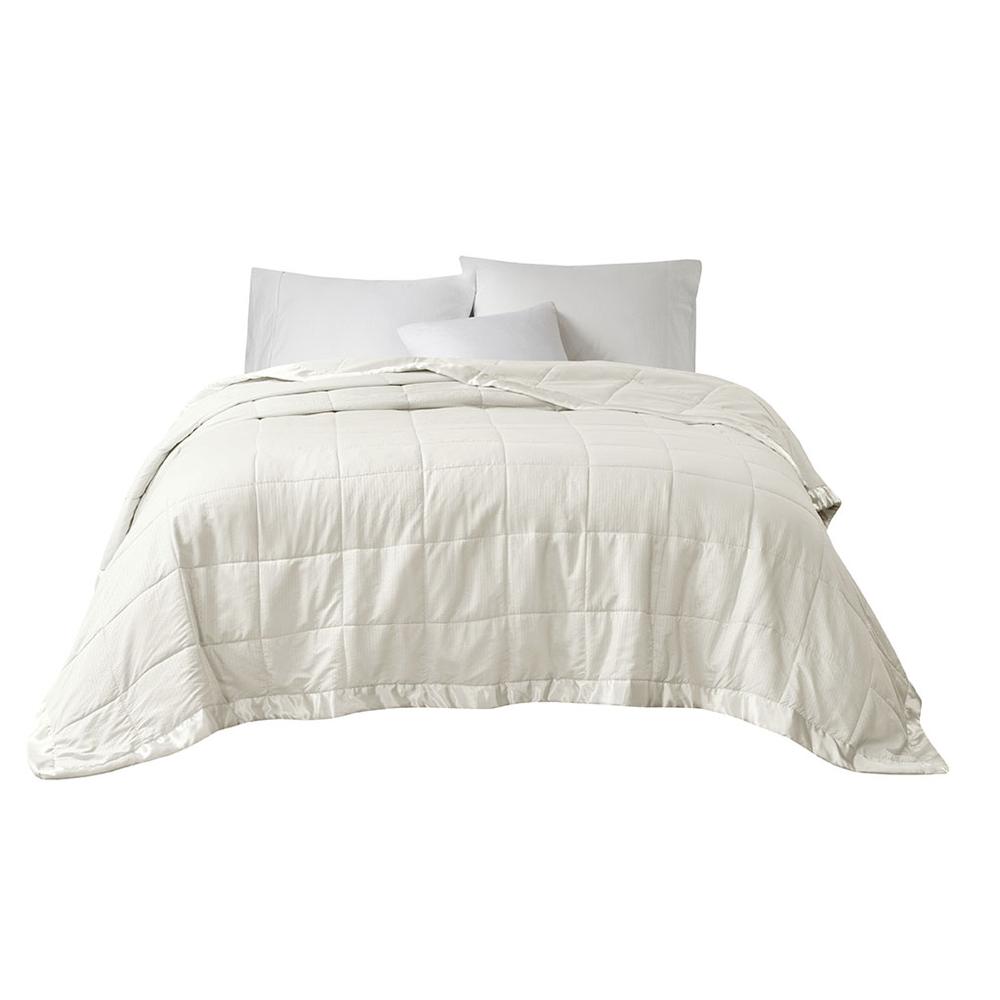 Oversized Down Alternative Blanket with Satin Trim. Picture 2