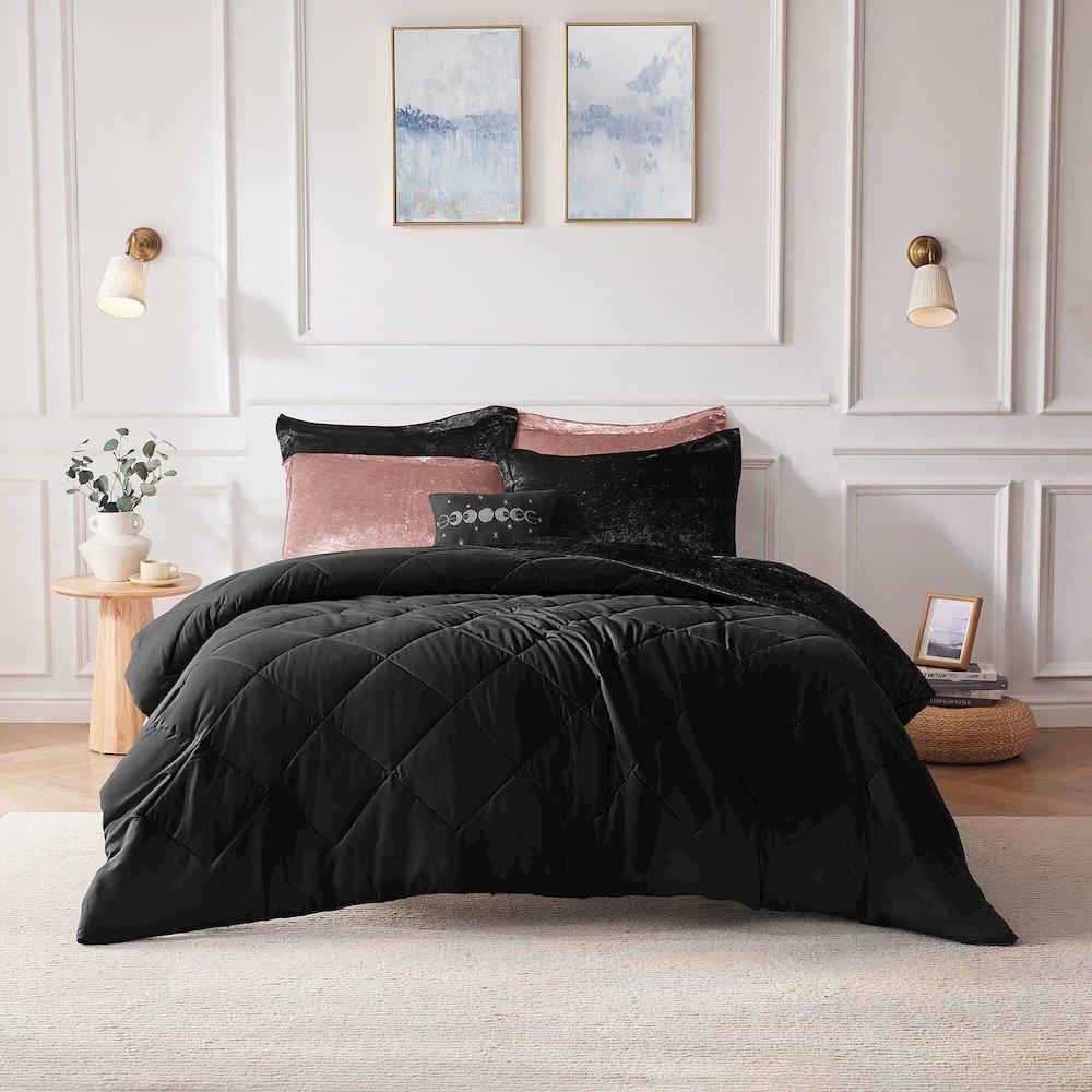 Felicia Velvet Comforter Set with Throw Pillow, Black color. Picture 5