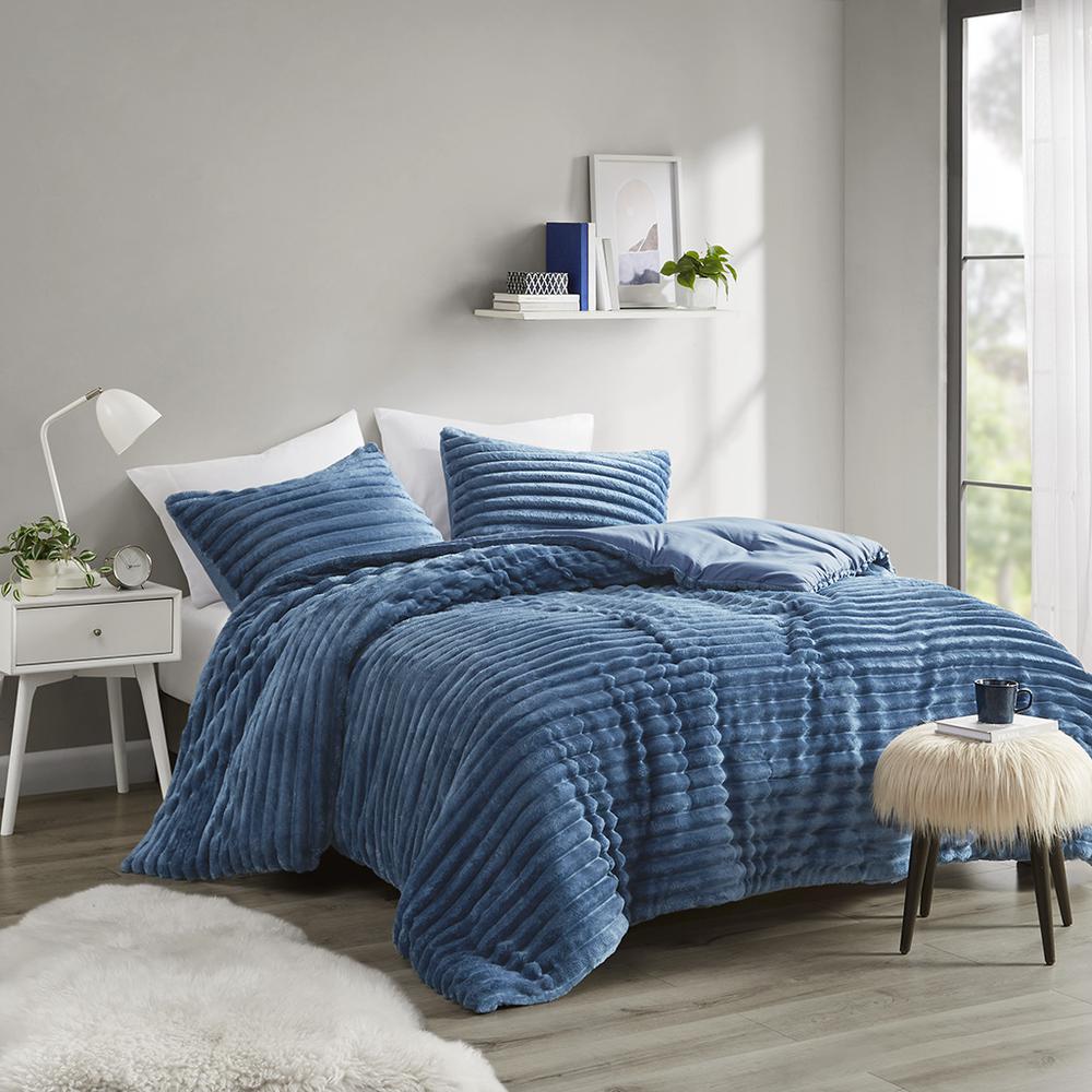 3 Piece Corded Plush Comforter Set. Picture 4