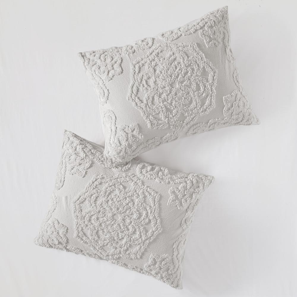 3-Piece Tufted Cotton Chenille Medallion Comforter Set. Picture 1