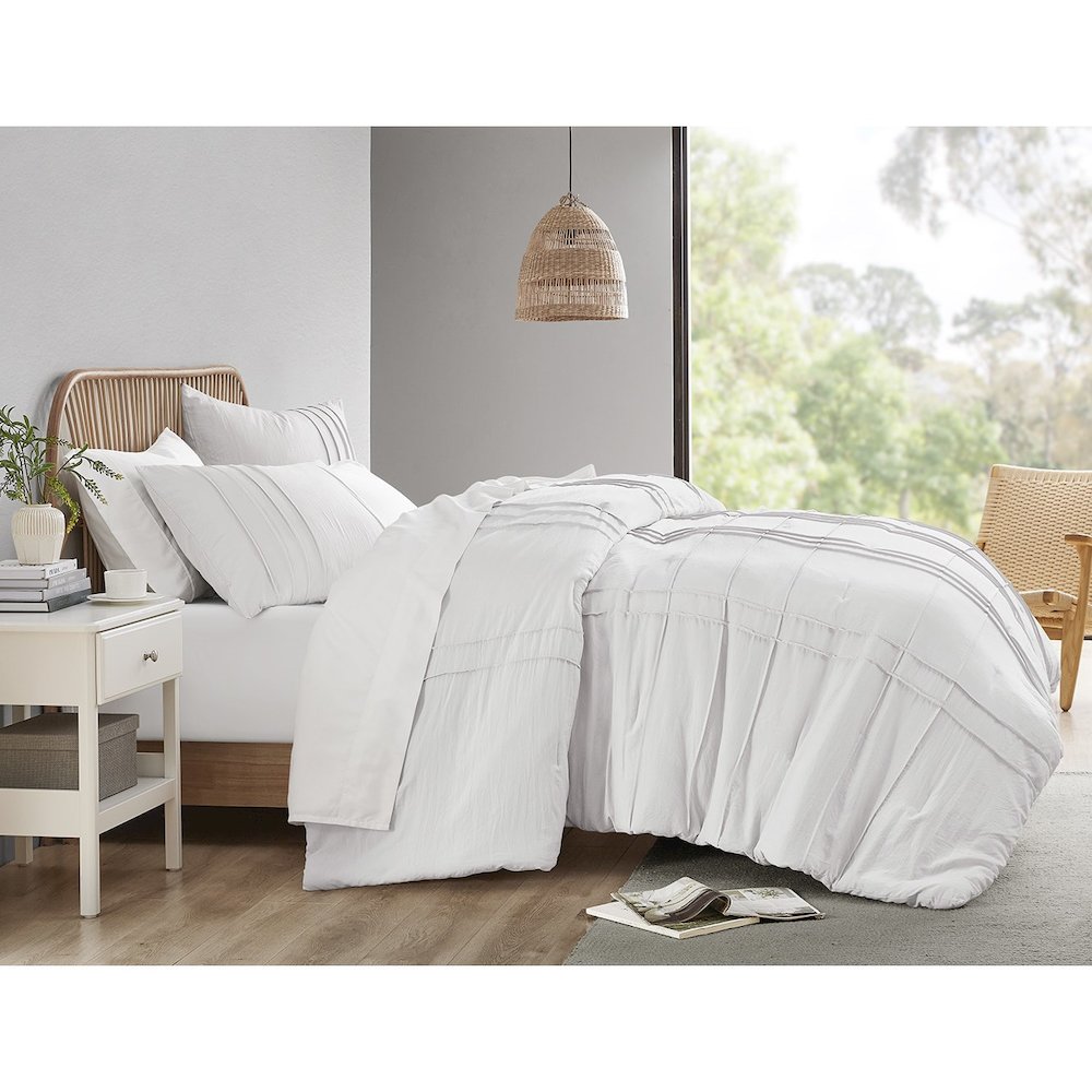 Porter Soft Washed Pleated Duvet Cover Set, White color. Picture 3