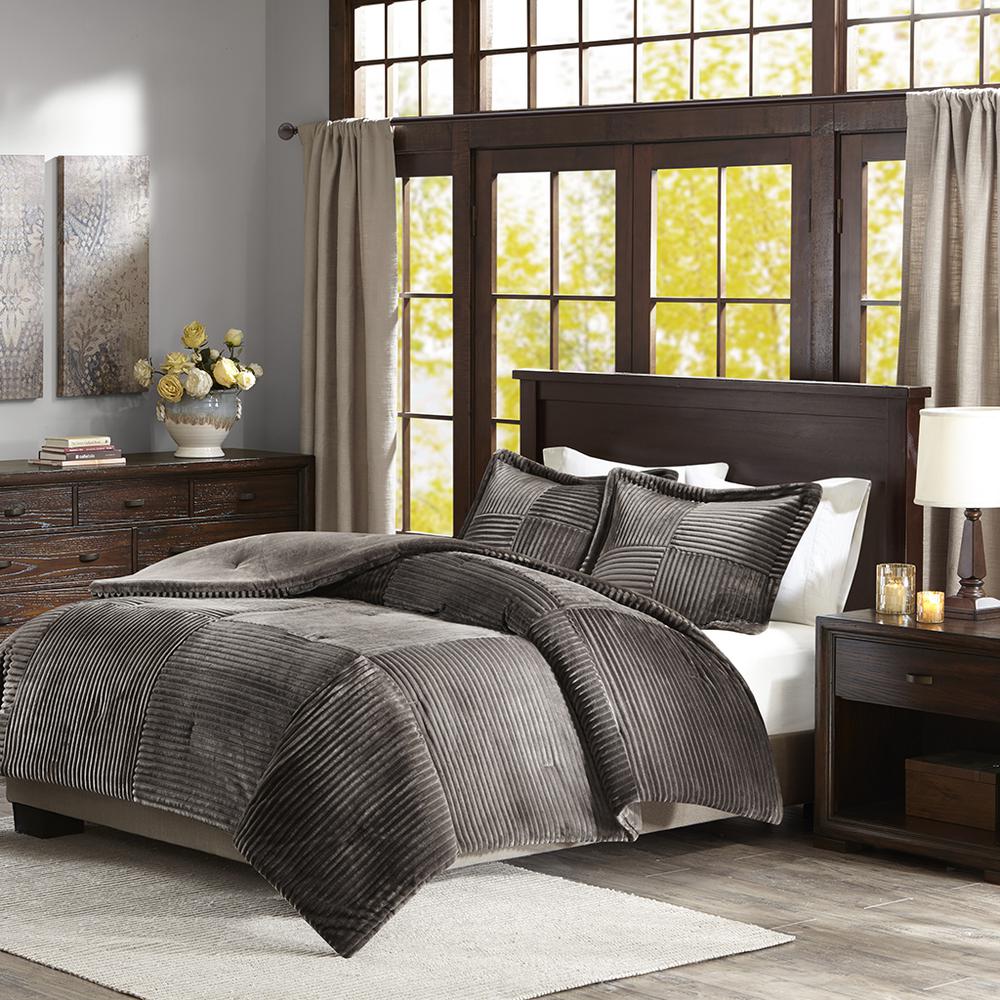 Plush Down Alternative Comforter Set. Picture 1