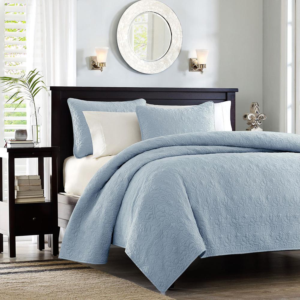 Quebec 3 Piece Reversible Quilt Set, Blue color. Picture 4