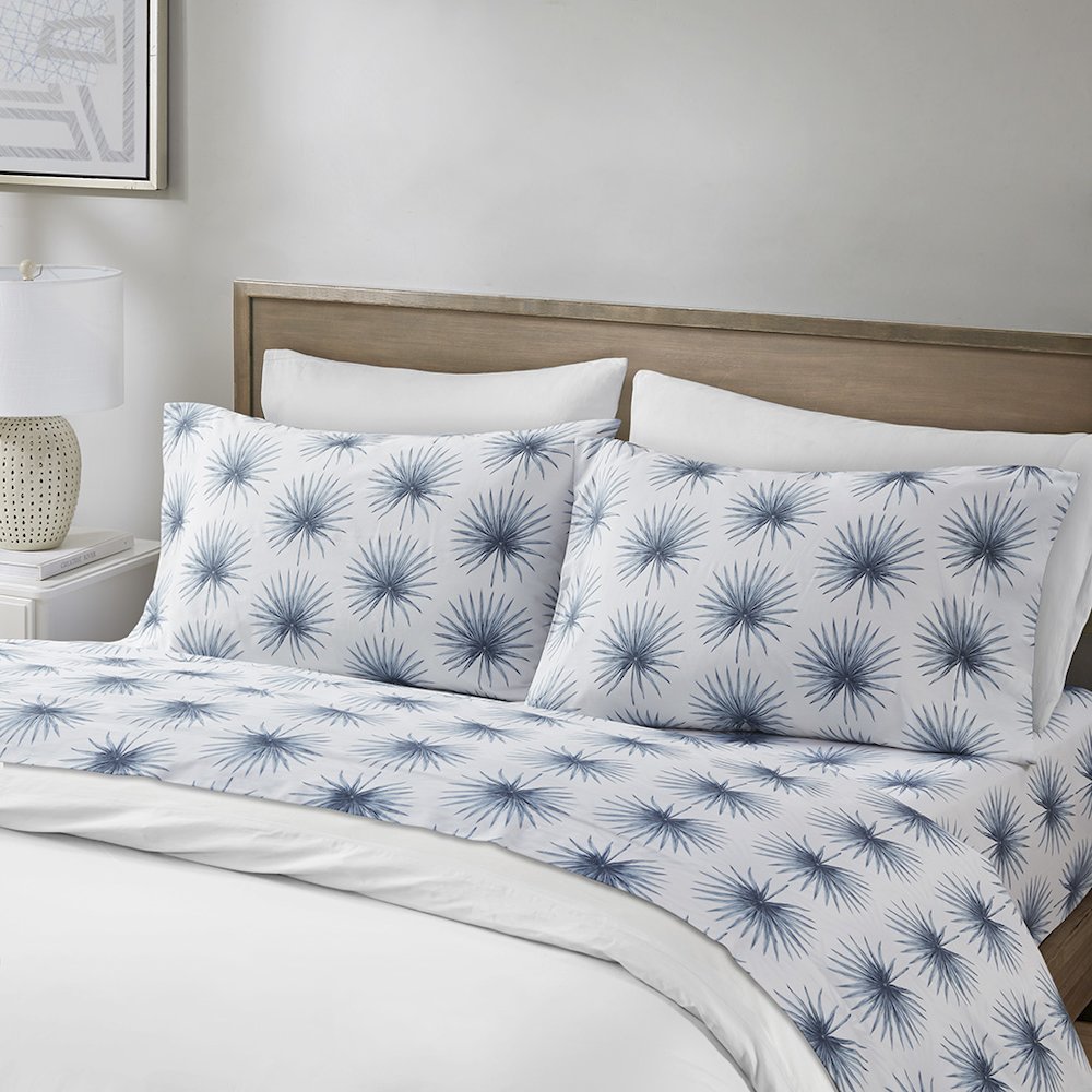 200 Thread Count Printed Cotton Sheet Set in Blue Palmetto Color. Picture 5