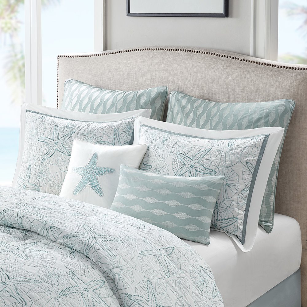 Comforter Set. Picture 2