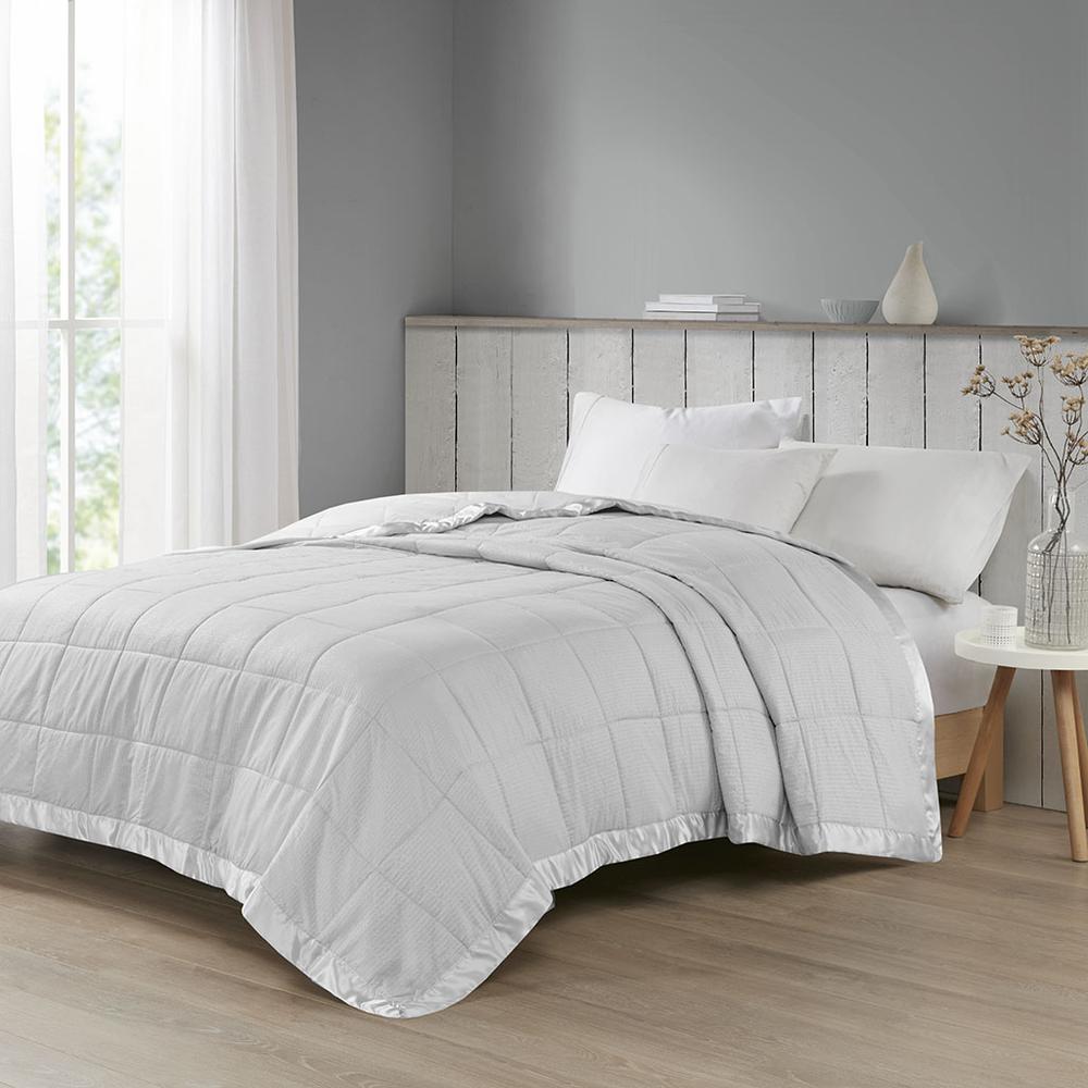 Oversized Down Alternative Blanket with Satin Trim. Picture 4