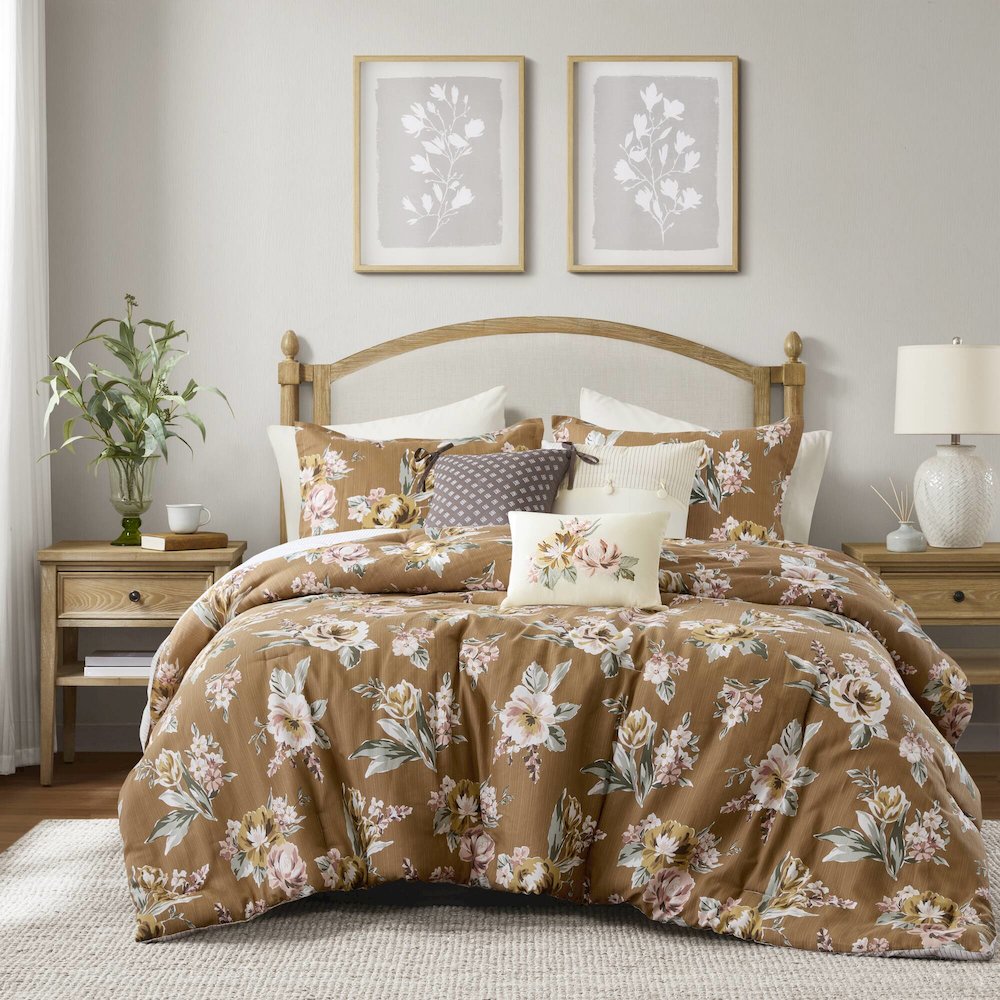Salara Comforter Set. Picture 1
