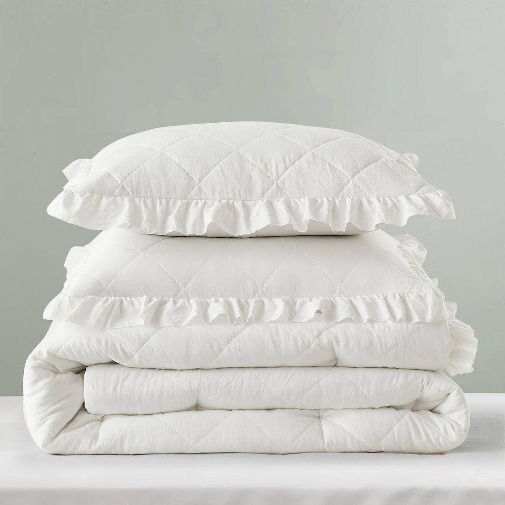 Diamond Quilted Ruffle Edge Comforter Set. Picture 5
