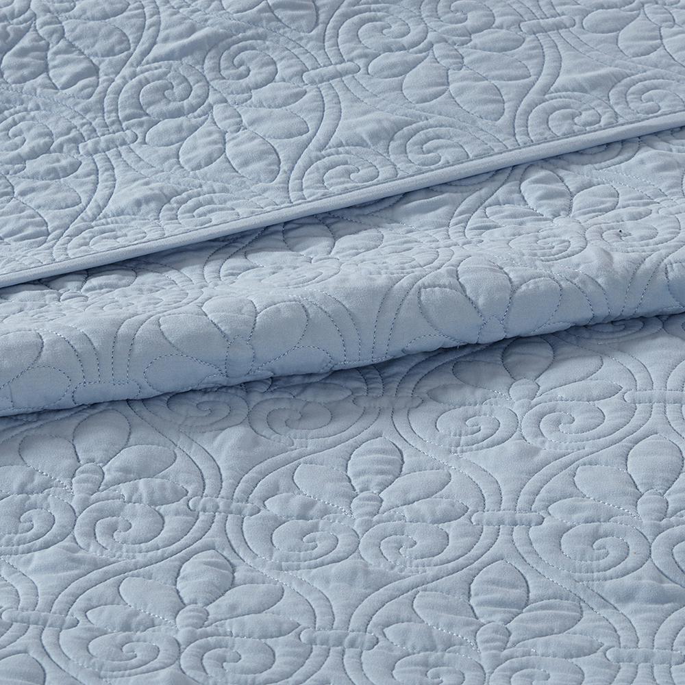 Quebec 3 Piece Reversible Quilt Set, Blue color. Picture 1