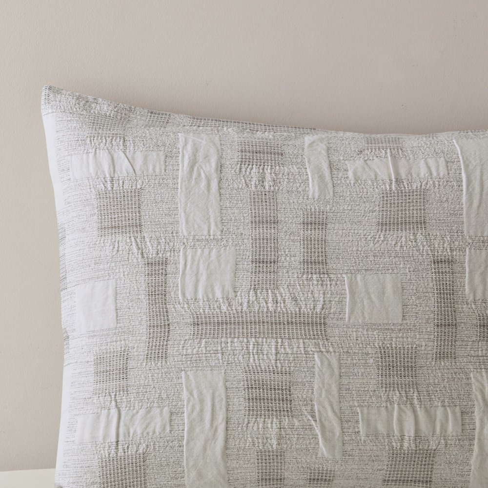Cairo 3 Piece Cotton Jacquard Comforter Set, Ivory color. Picture 3
