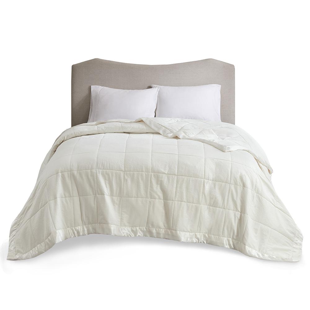 Oversized Down Alternative Blanket with Satin Trim. Picture 3