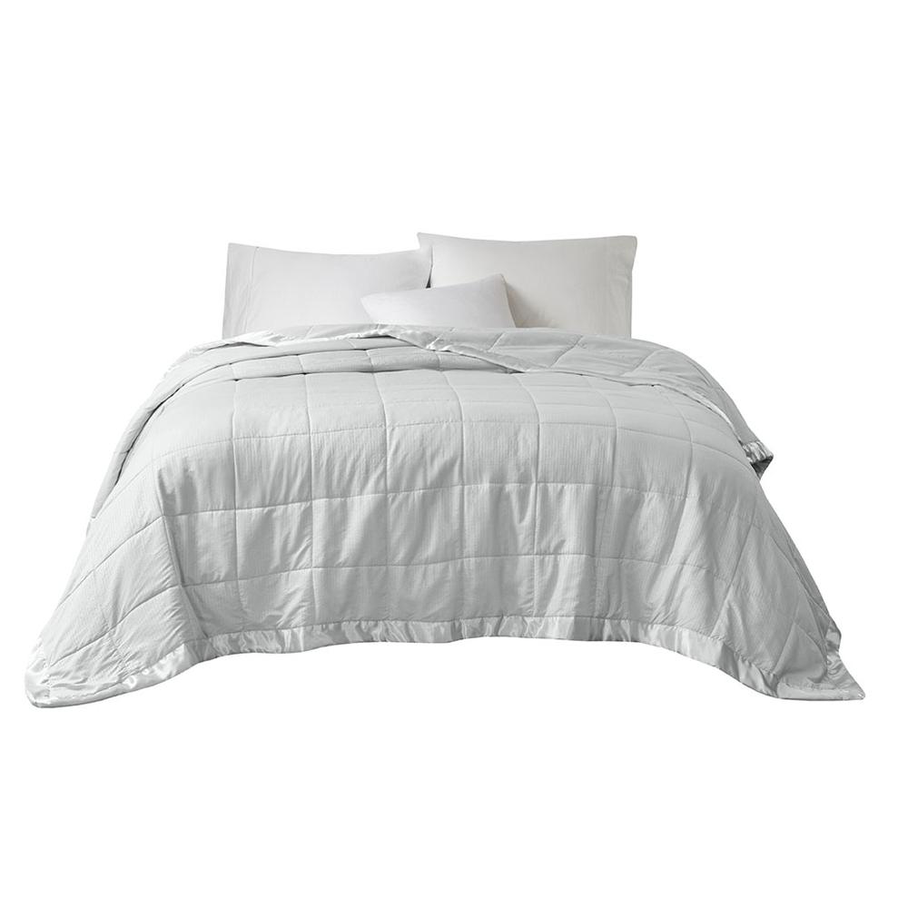 Oversized Down Alternative Blanket with Satin Trim. Picture 3