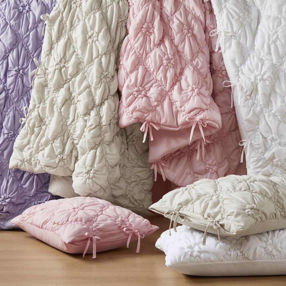 Lily 2PCS Comforter Set, Pink color. Picture 3