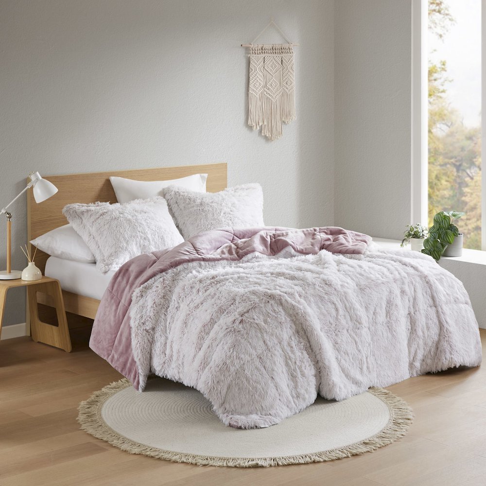 Malea Shaggy Faux Fur Comforter Mini Set in Pink/White Color. Picture 2