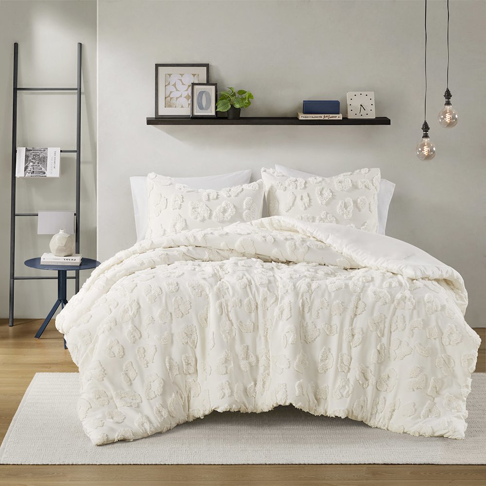 Animal Chenille Comforter Set. Picture 3