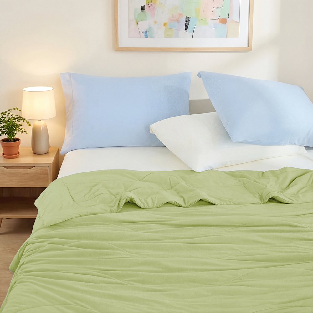 Sublime Serenity Luxury Comforter. Picture 4