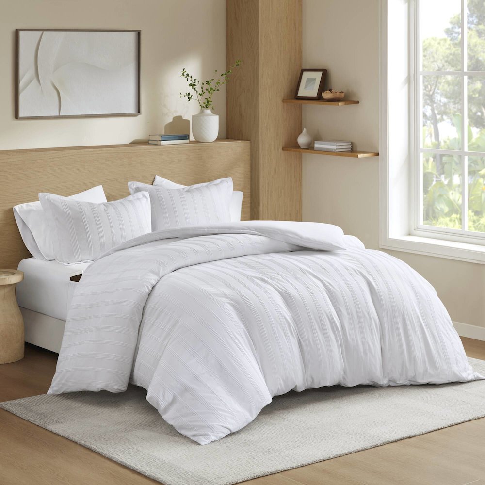 Logan Woven Striped Duvet Set, White color. Picture 1