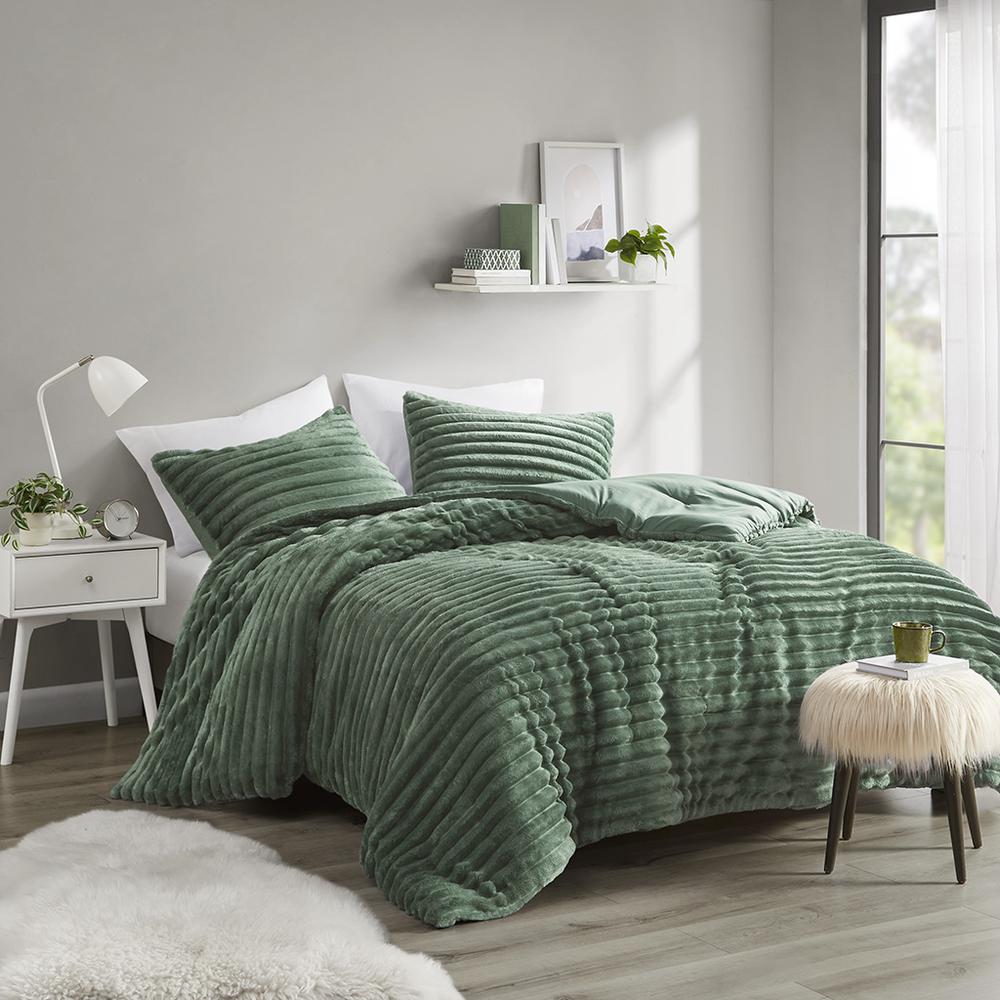 3 Piece Corded Plush Comforter Set. Picture 4