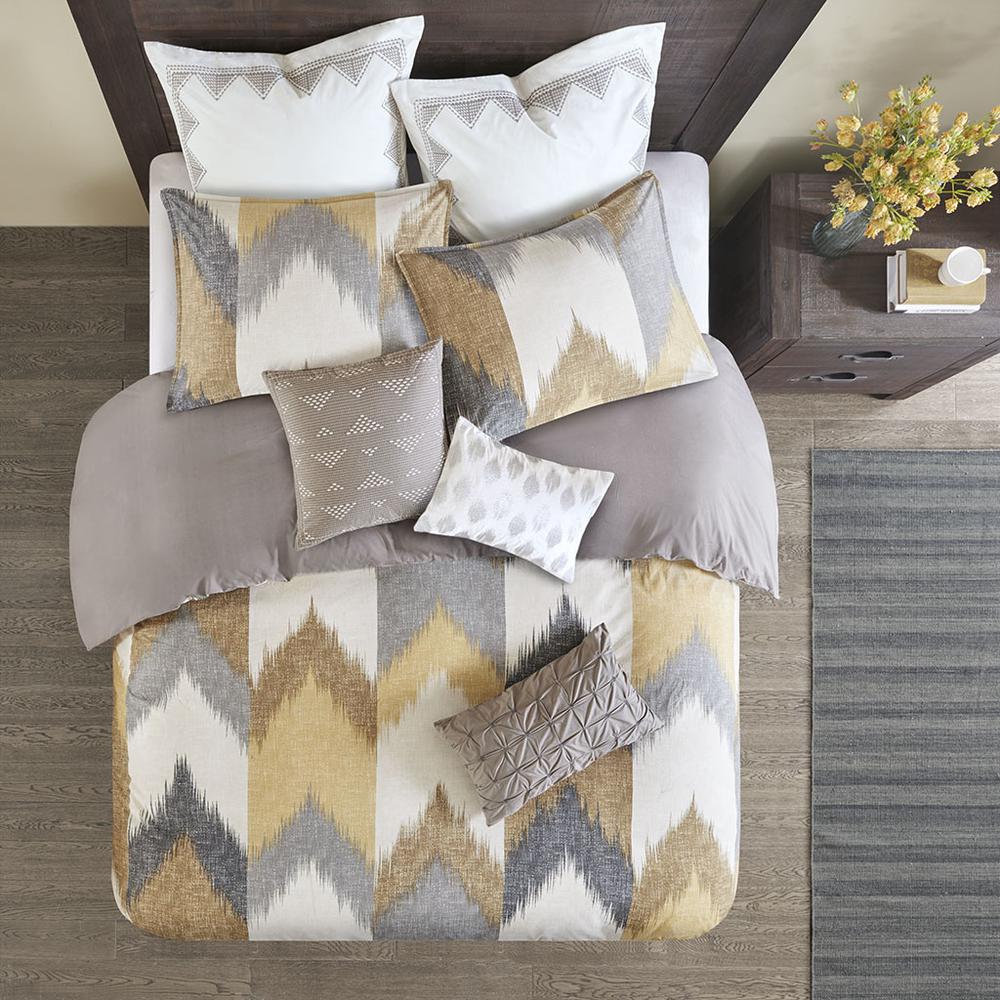 Ikat Chevron Comforter Mini Set, Belen Kox. Picture 1