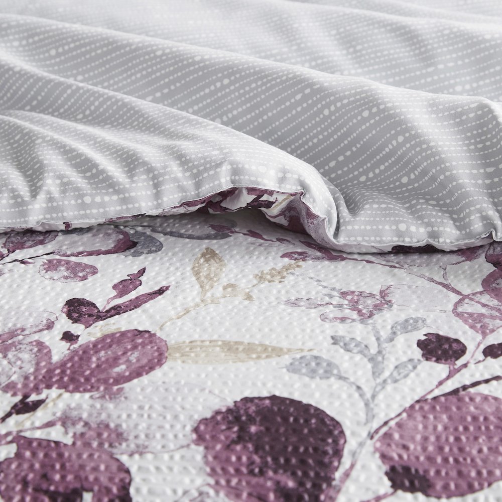 Reversible Floral Botanical Seersucker Comforter Set. Picture 4