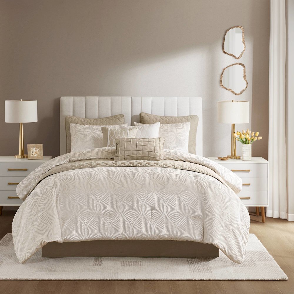 Nocturne Comforter Set. Picture 5