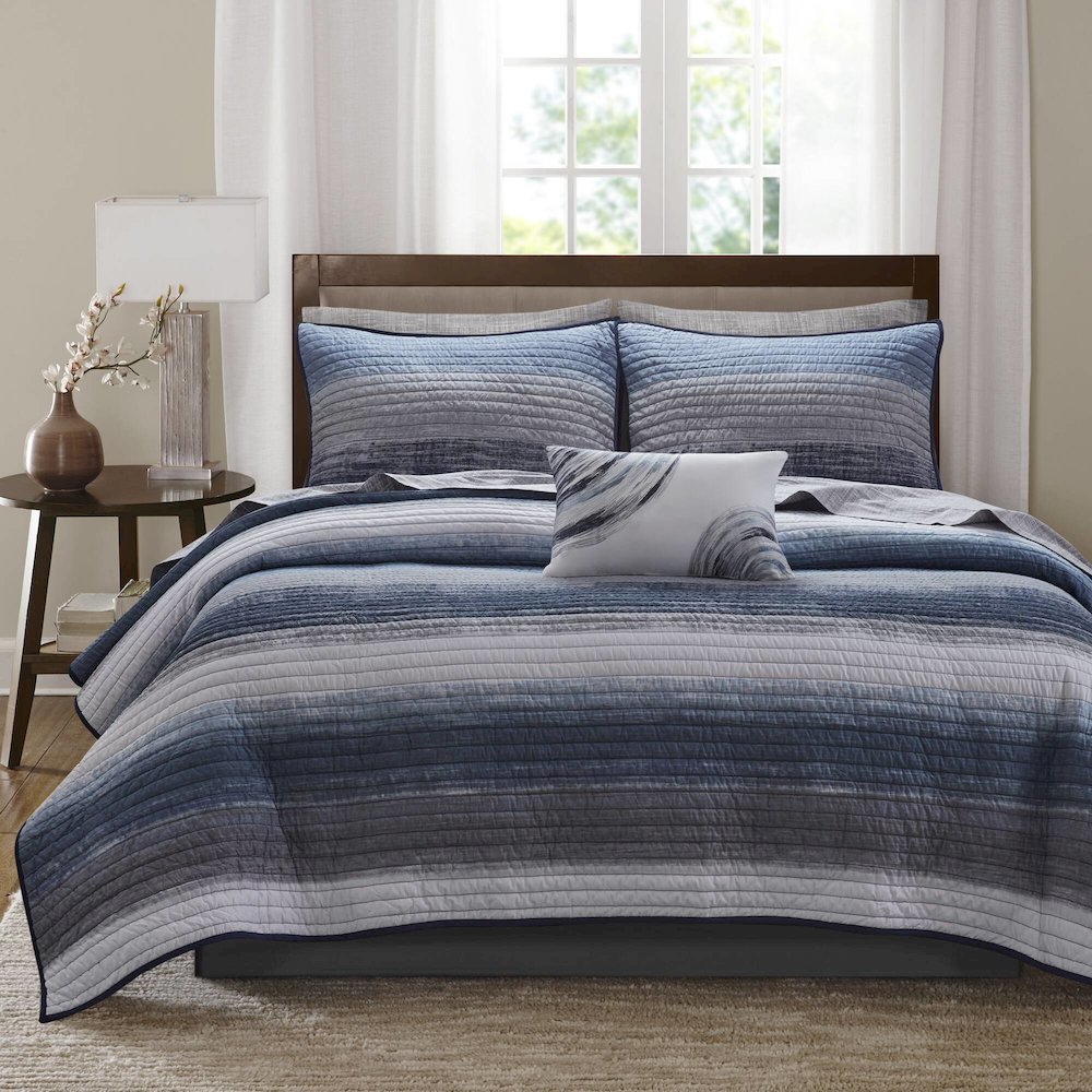 Saben 8 Piece Quilt Set with Cotton Bed Sheets, Navy color. Picture 1