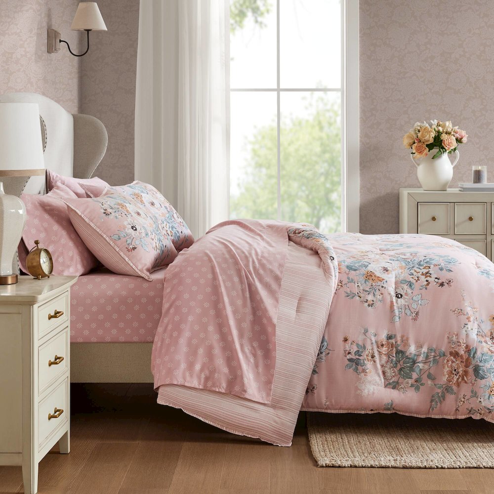 Heather Cottagecore Collection Comforter. Picture 3
