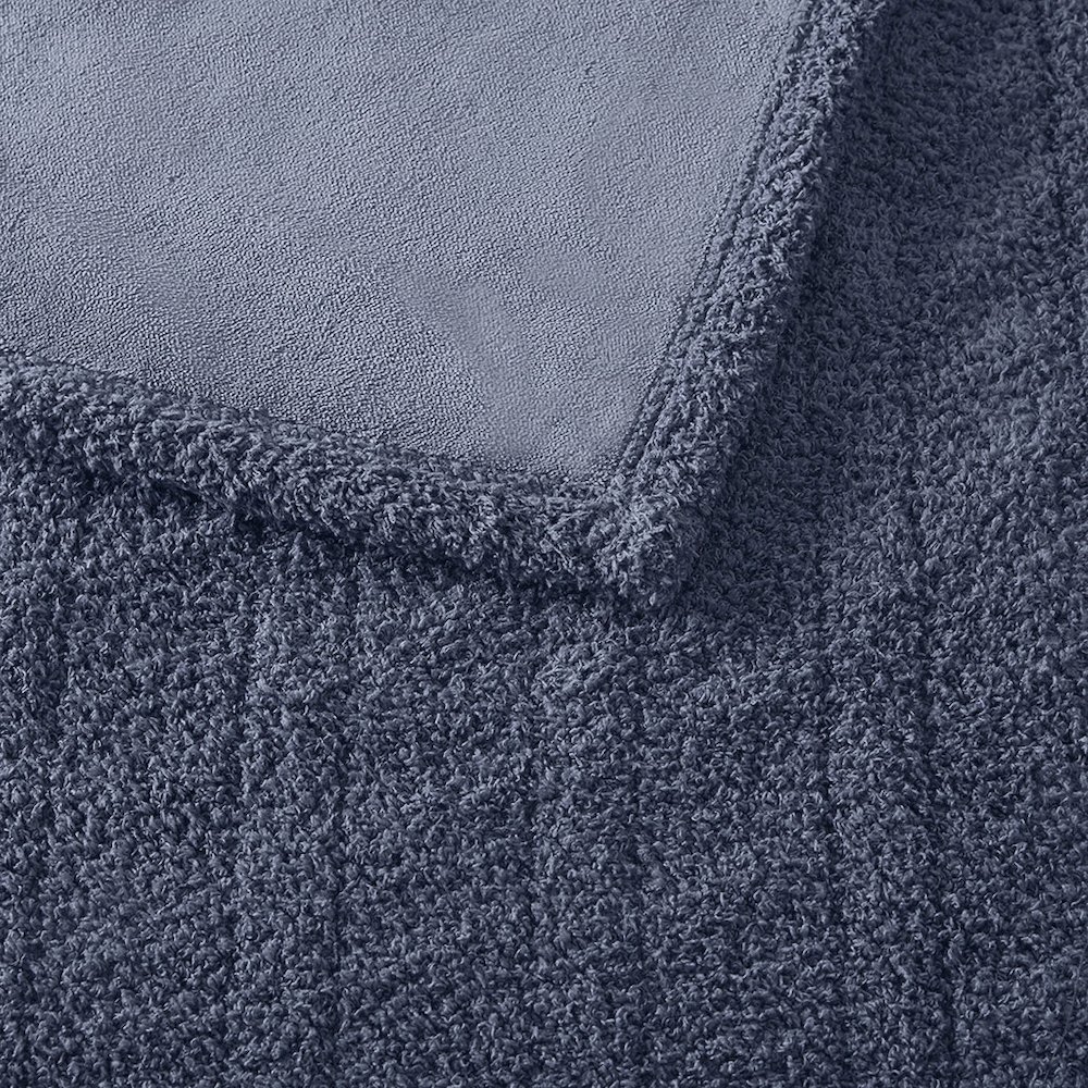 Dream Soft Heated Blanket, Navy color. Picture 4