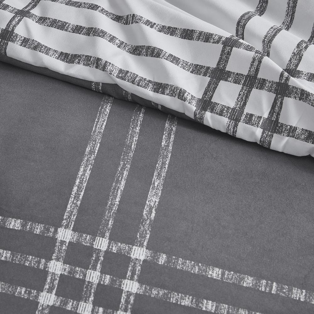 Plaid Reversible Comforter Set. Picture 2