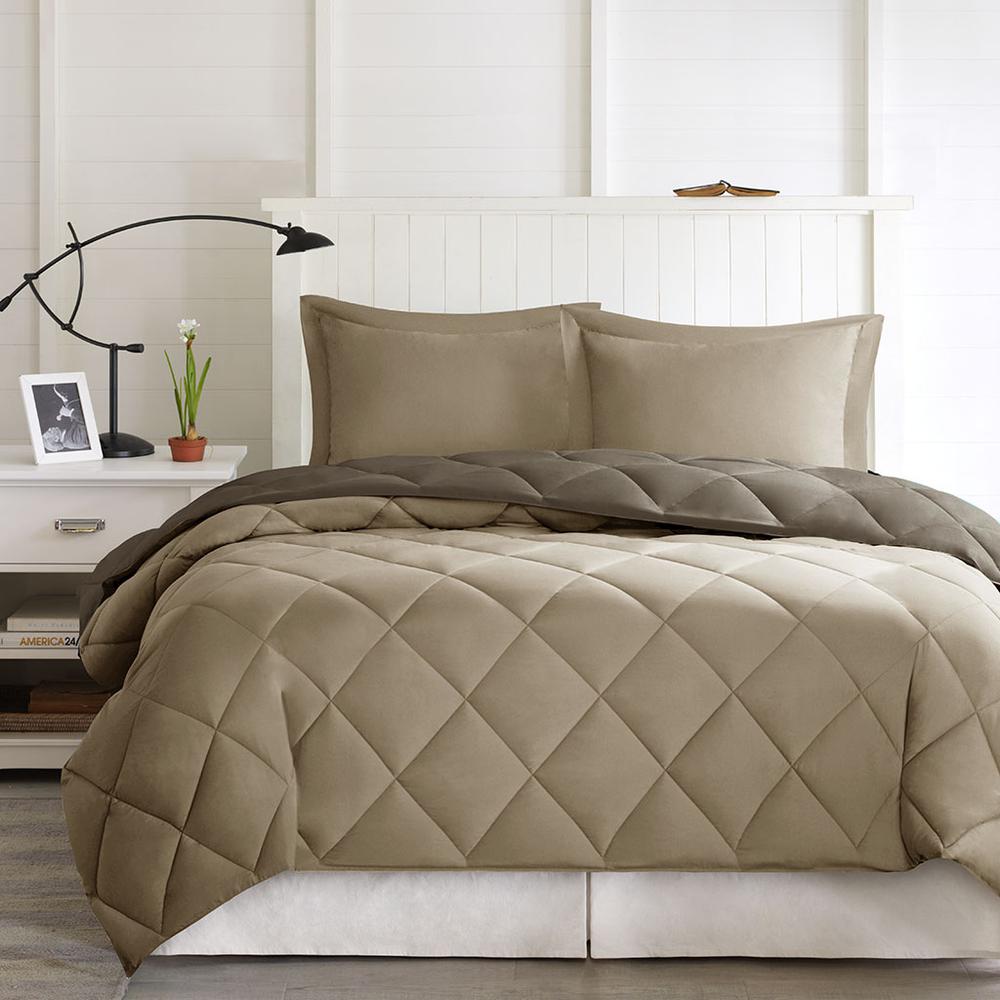 3M Scotchgard Diamond Quilting Reversible Down Alternative Comforter Set. Picture 5