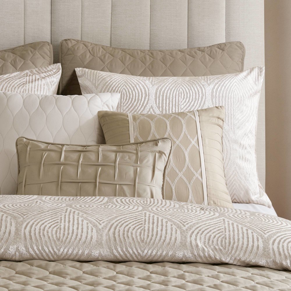 Nocturne Comforter Set. Picture 4