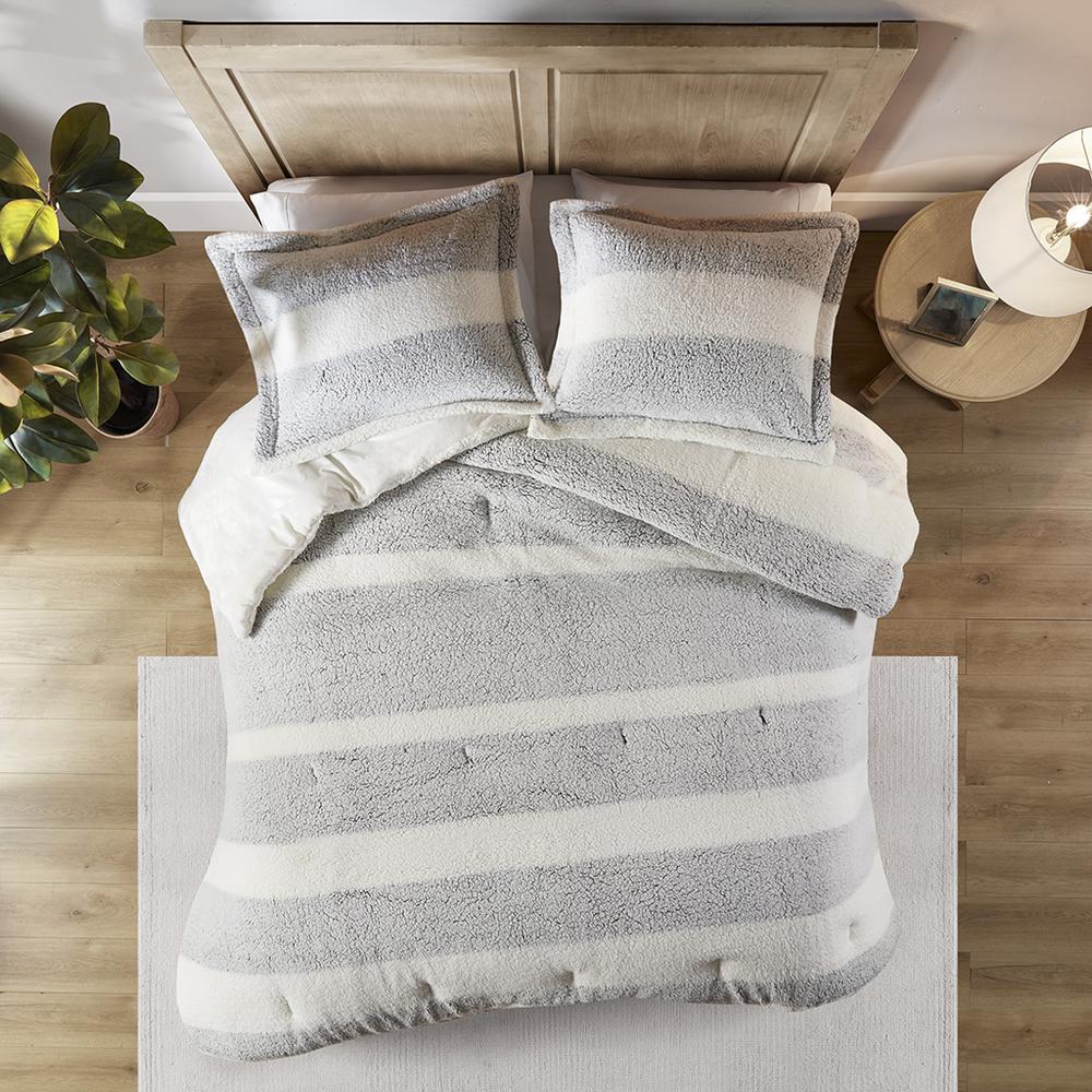 Sherpa Comforter Set. Picture 1