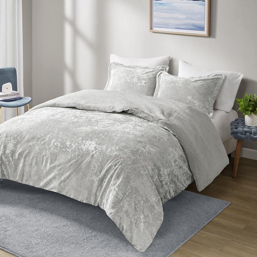 Crushed Velvet Sherpa Reversible Comforter Set. Picture 4