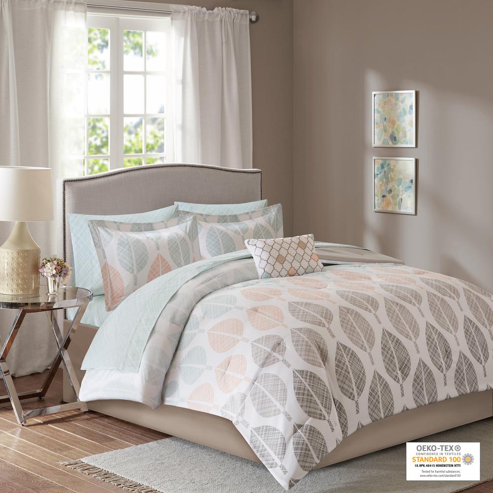 9 Piece Comforter Set with Cotton Bed Sheets. Picture 4