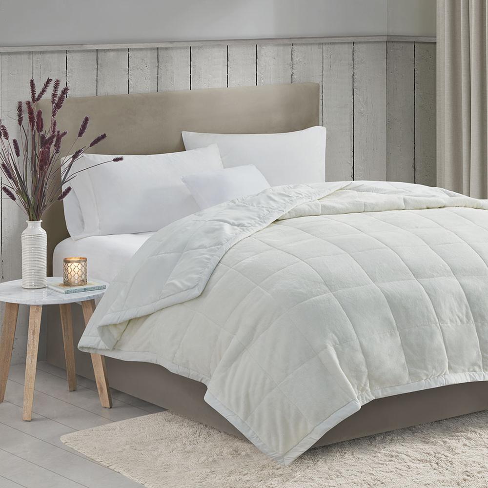 Reversible HeiQ Smart Temperature Down Alternative Blanket. Picture 4