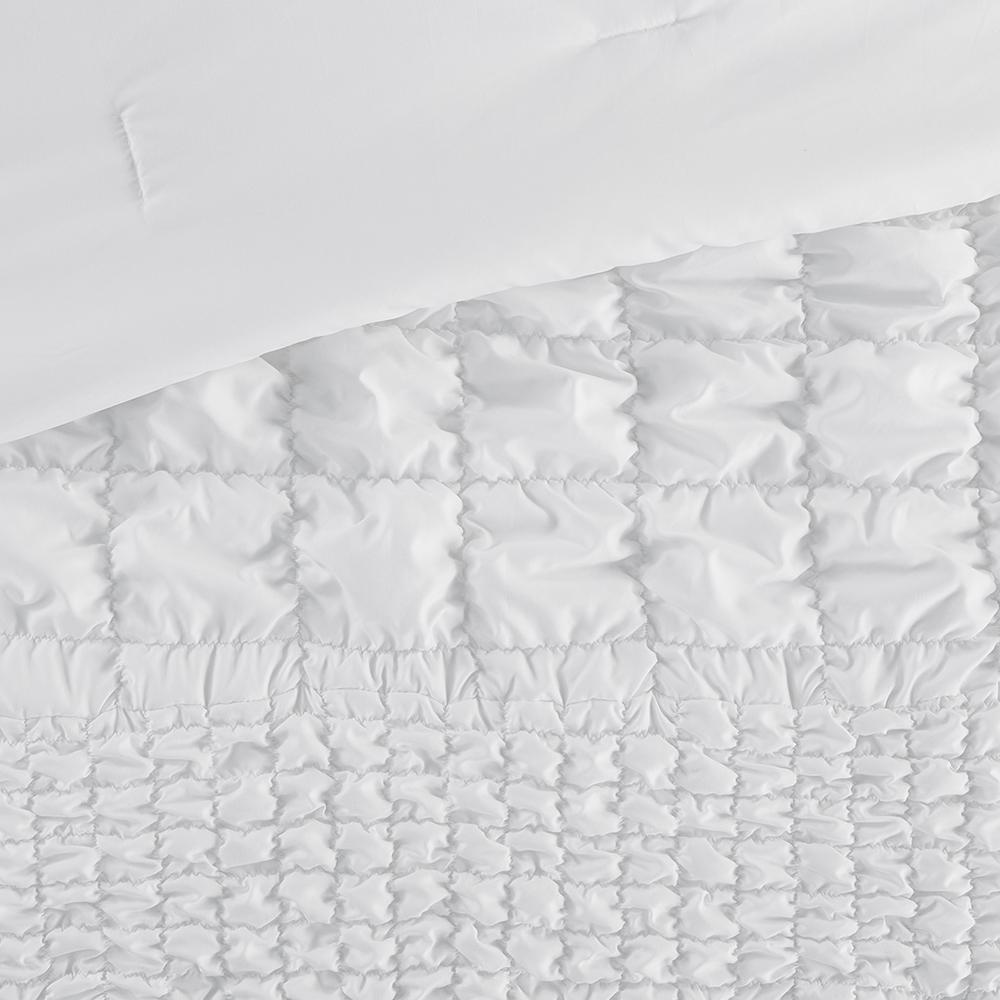 Evelyn 3 Piece Stripe Ruched Comforter Set, White color. Picture 4