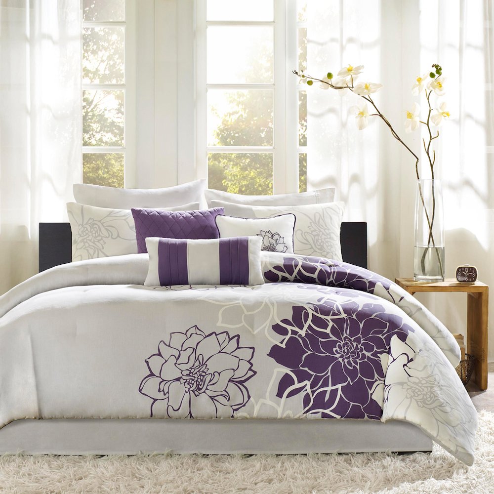 Comforter Set. Picture 2