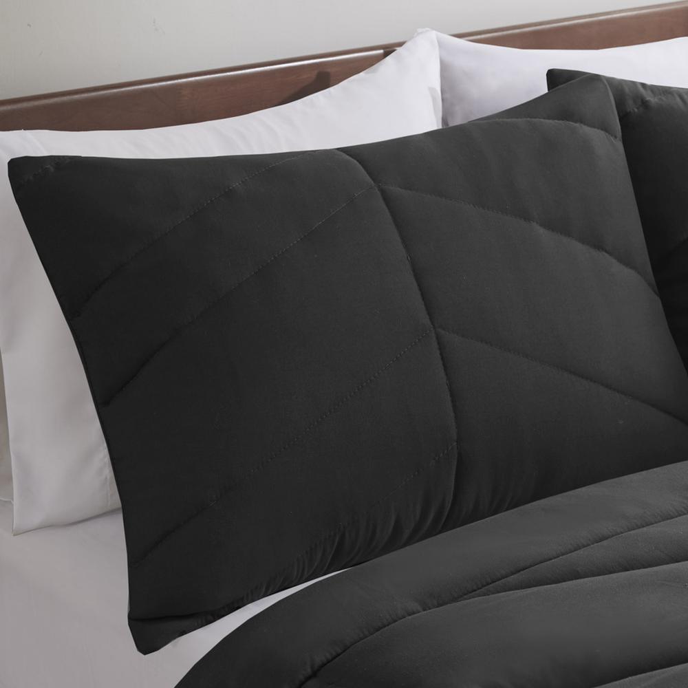 Quilted Chevron Comforter Set. Picture 3