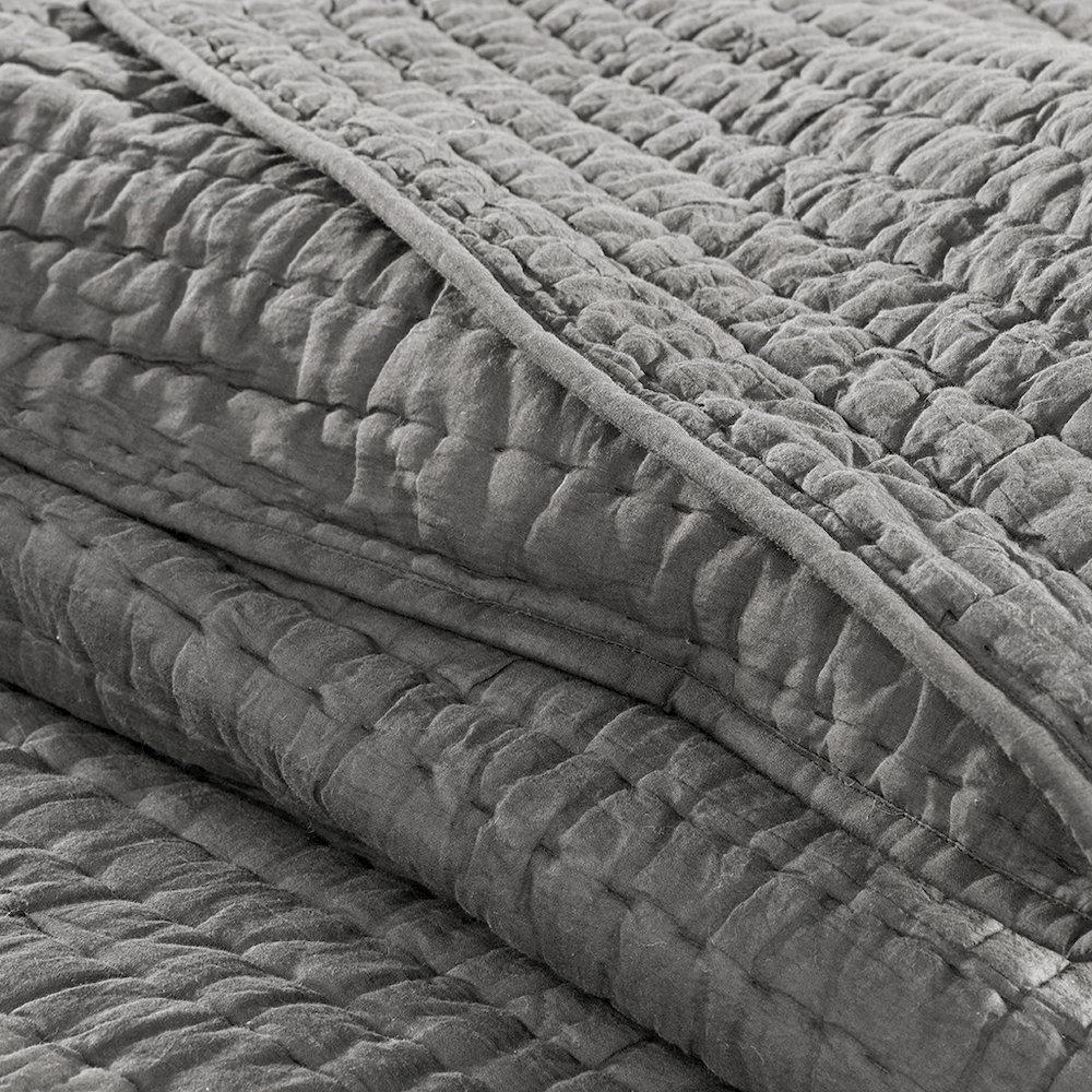 3 Piece Hand Quilted Cotton Quilt Set. Picture 5