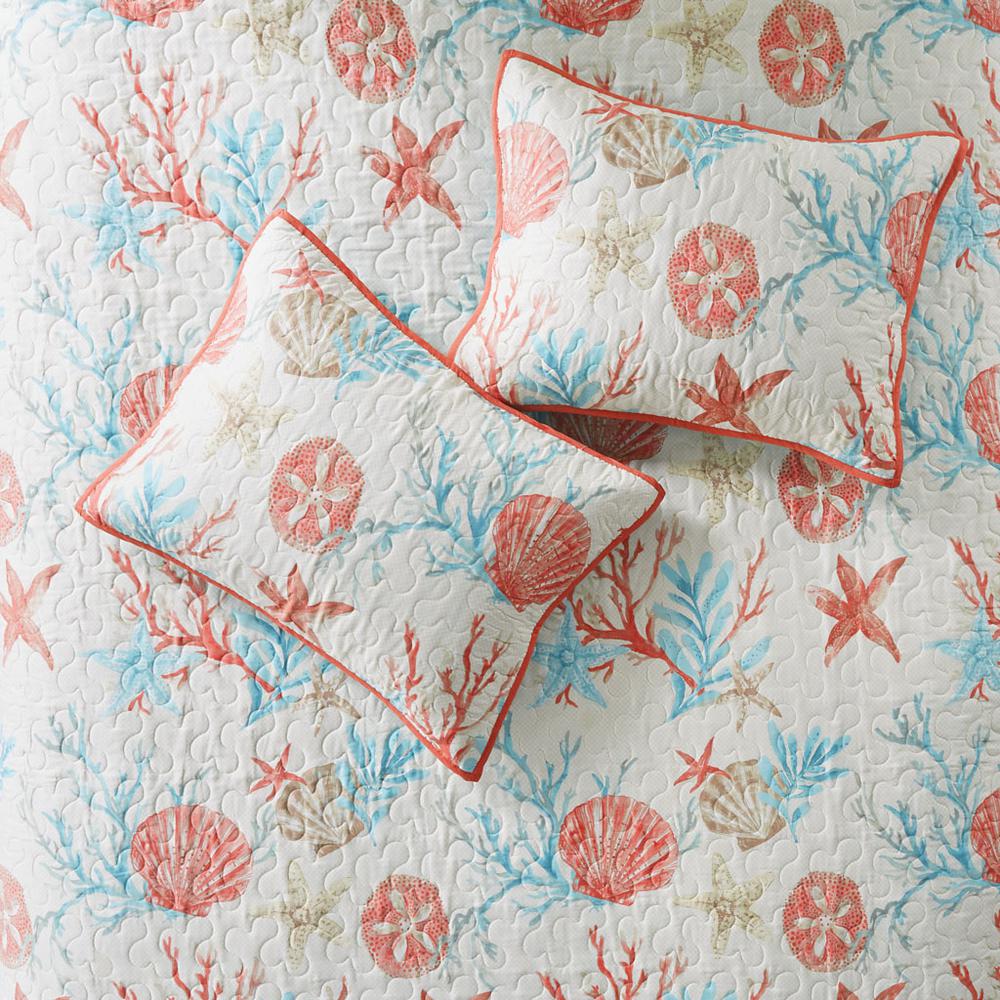 6 Piece Cotton Sateen Quilt Set with Throw Pillows. Picture 4