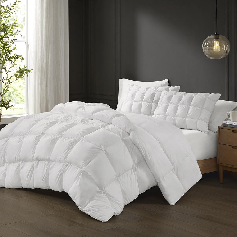 Overfilled Down Alternative Comforter. Picture 1