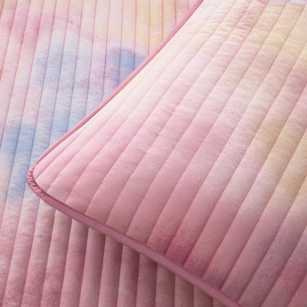 Cassiopeia Watercolor Tie Dye Printed Quilt Set with Throw Pillow. Picture 4