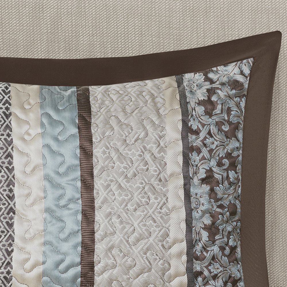 5 Piece Reversible Jacquard Bedspread Set. Picture 3