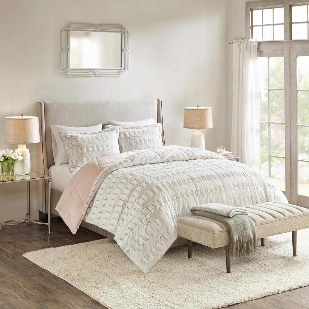 Back Print Long Fur Comforter Mini Set. Picture 4