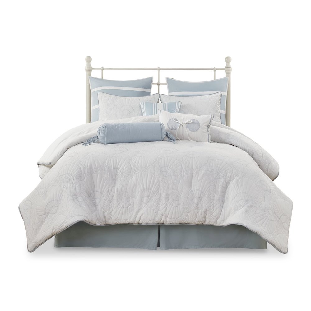 Comforter Set. Picture 1