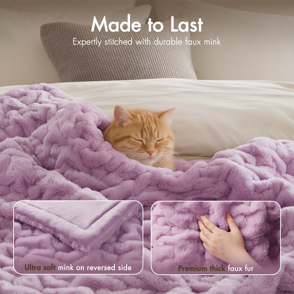 Ruched Fur Throw, Purple color. Picture 3