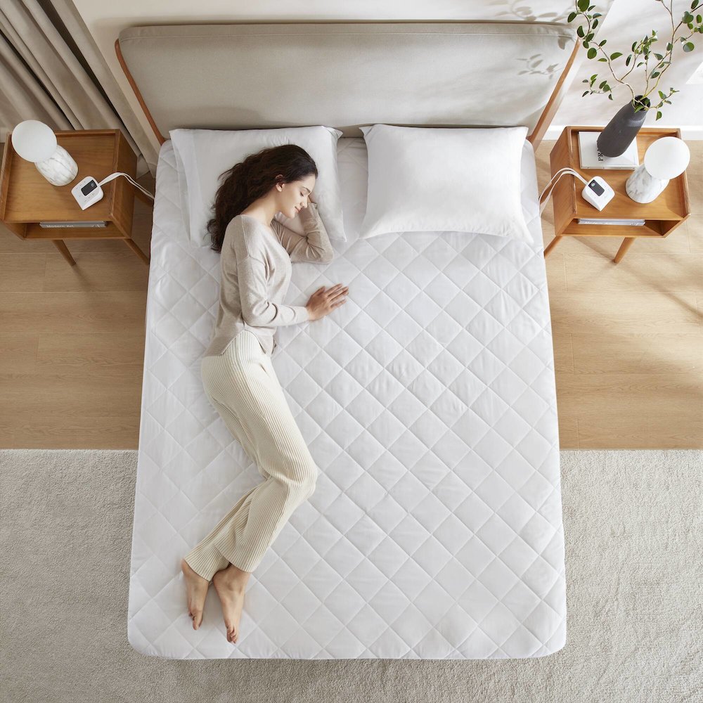 Microfiber Zoned Heated Mattress Pad. Picture 3